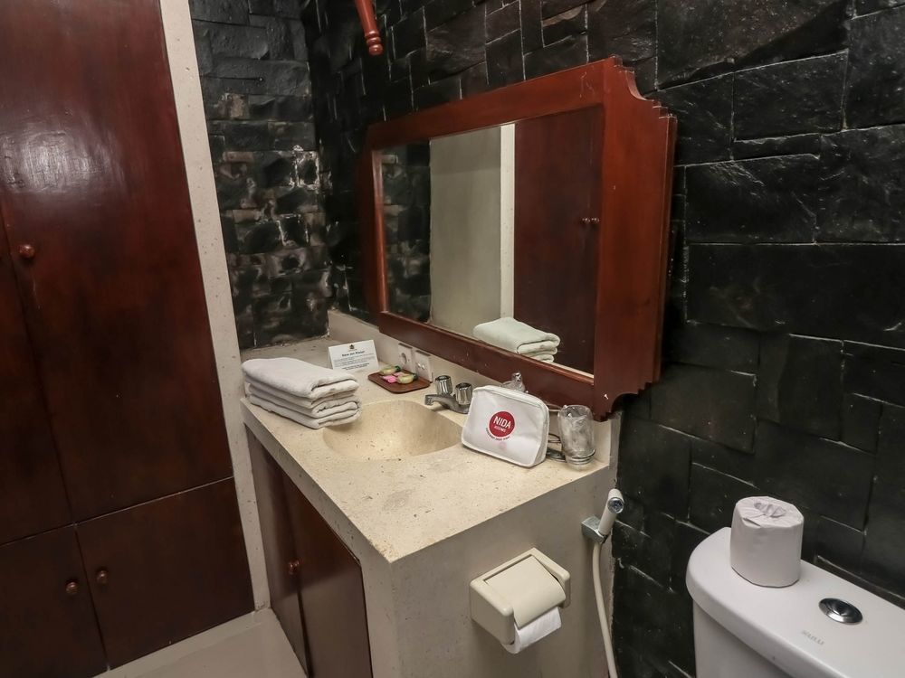 Legian Beach Hotel Kuta  Bagian luar foto
